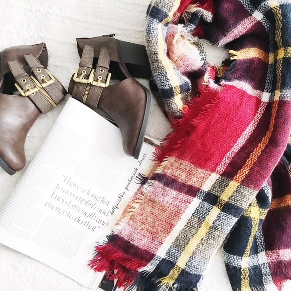 Accessories - Plaid Blanket Scarf